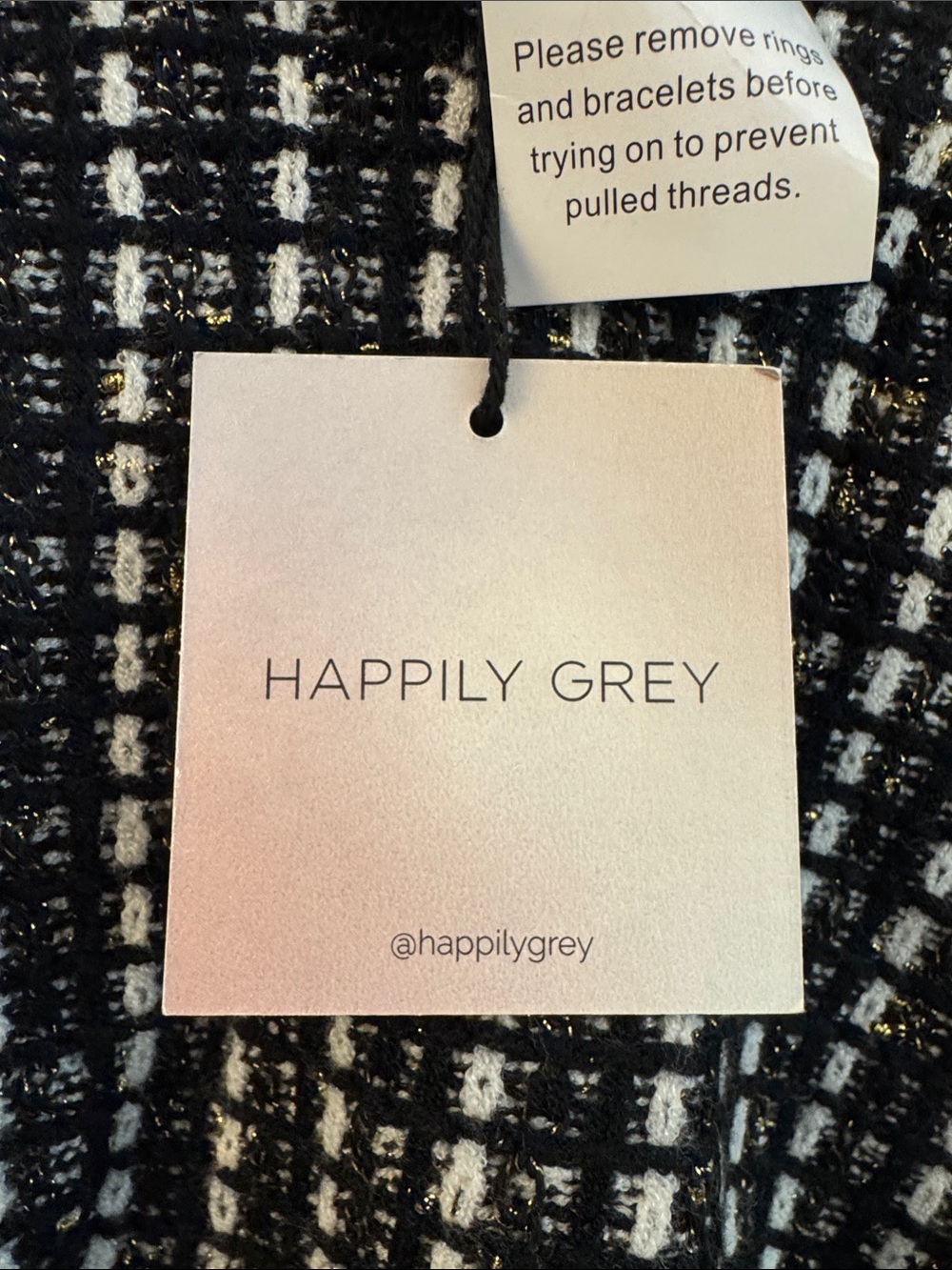Happily Grey Black & White Knit V-Neck Crop Tank - Picture 2 of 3